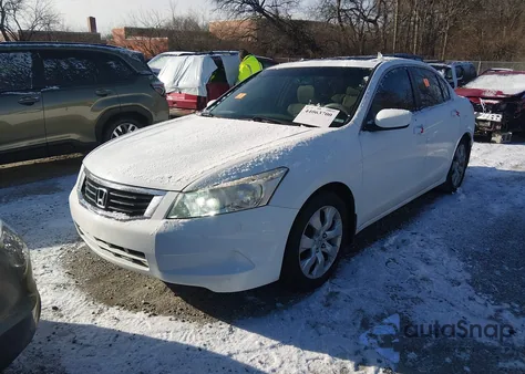 2008 Honda Accord 2.4 Ex-L z USA, uszkodzony, nr VIN 1HGCP26898A057984
